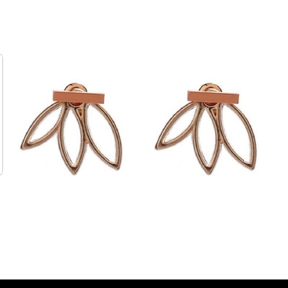 Lotus Ear jacket Gold - Picture 3 of 3